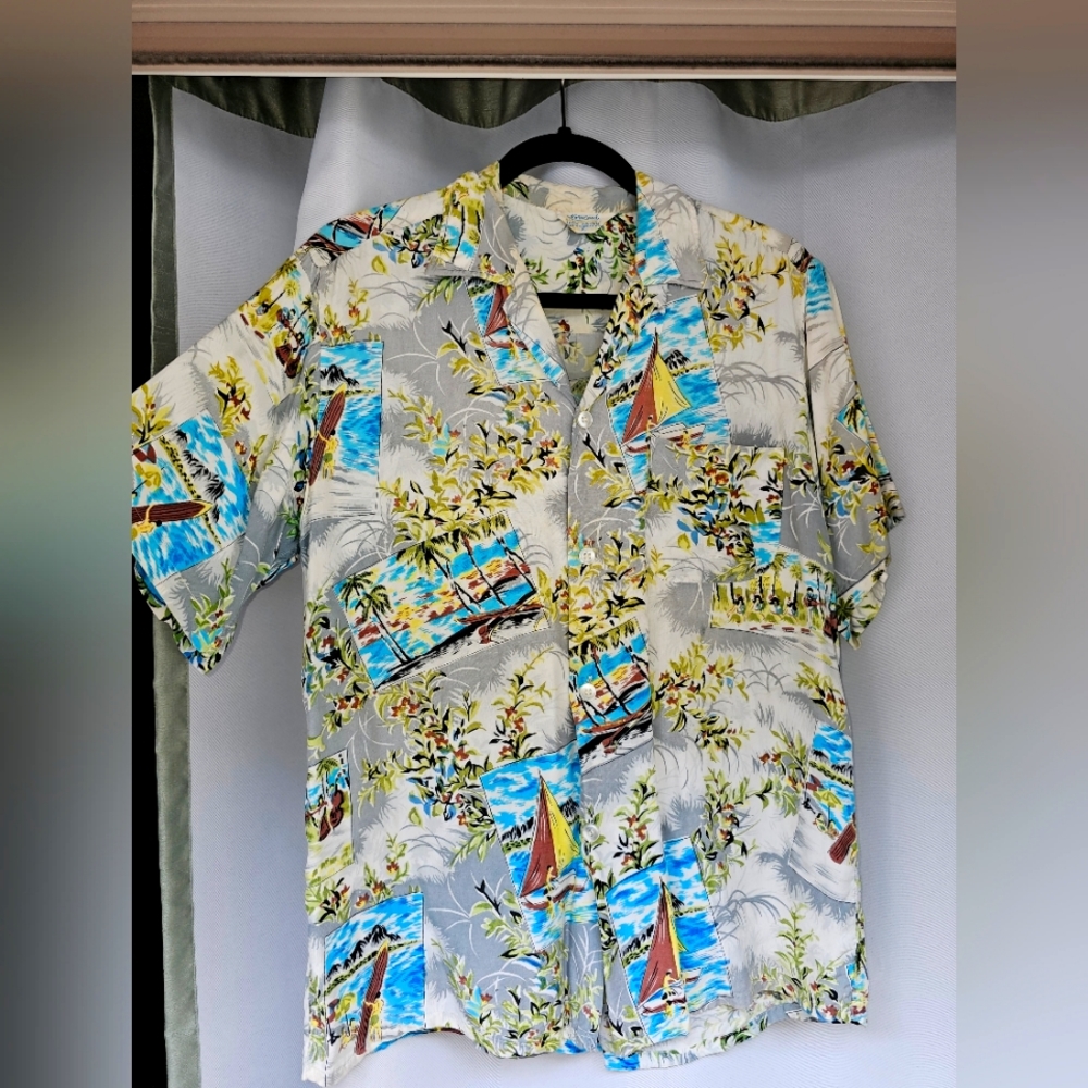 Aloha Shirt •Vintage • Norwood • Hawaiian Shirt • Size M • 100% Rayon